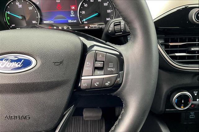 Photo of 2022 Iconic Silver Metallic Ford Escape