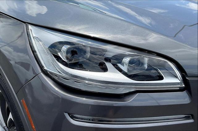 Photo of 2023 Asher Gray Metallic Clearcoat Lincoln Aviator