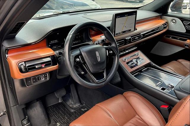 Photo of 2023 Asher Gray Metallic Clearcoat Lincoln Aviator