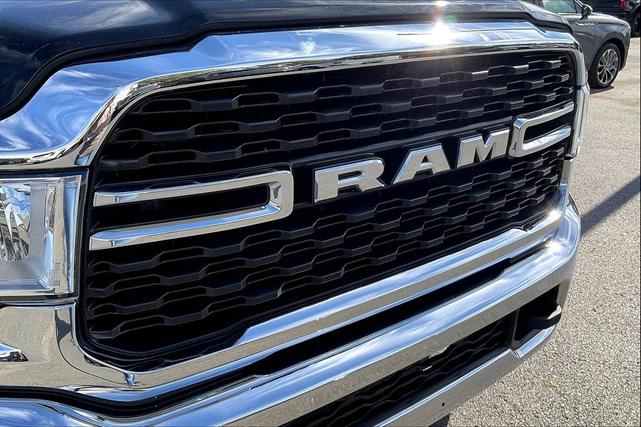 Photo of 2024 Diamond Black Crystal Pearlcoat RAM 2500