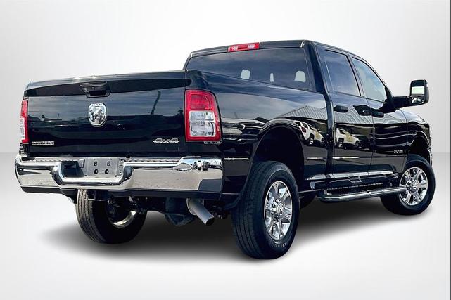 Photo of 2024 Diamond Black Crystal Pearlcoat RAM 2500