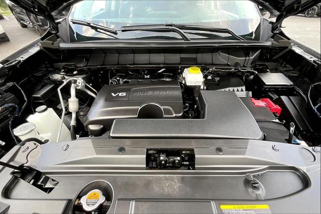 Photo of 2024 Gun Metallic/Super Black Nissan Pathfinder