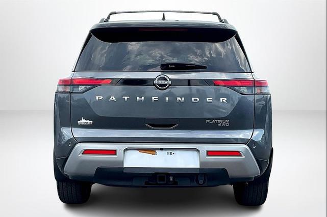 Photo of 2024 Gun Metallic/Super Black Nissan Pathfinder