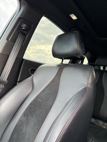 Photo of 2023 White Acura RDX