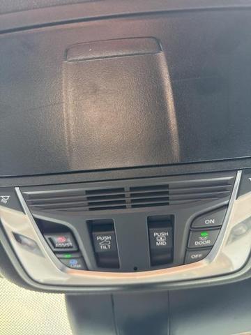 Photo of 2023 White Acura RDX