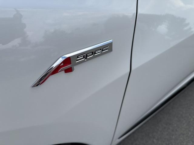 Photo of 2023 White Acura RDX