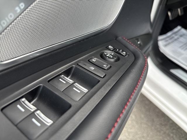 Photo of 2023 White Acura RDX