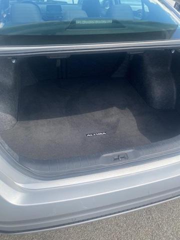 Photo of 2023 Brilliant Silver Metallic Nissan Altima