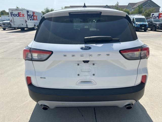 Photo of 2020 Oxford White Ford Escape