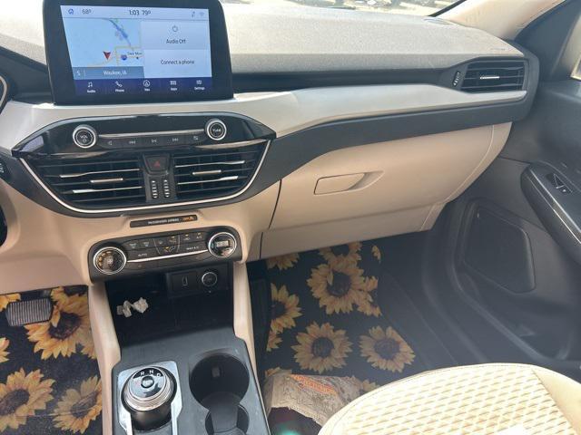 Photo of 2020 Oxford White Ford Escape