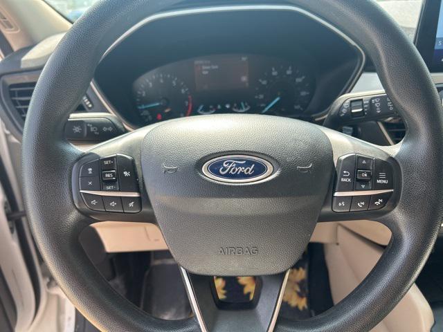 Photo of 2020 Oxford White Ford Escape