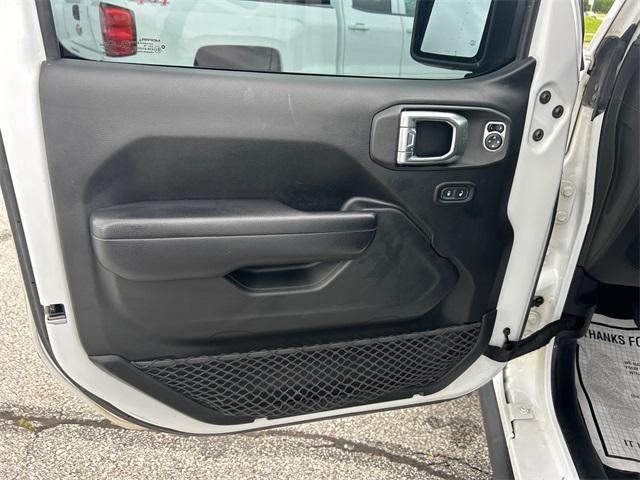 Photo of 2018 Bright White Clearcoat Jeep Wrangler Unlimited