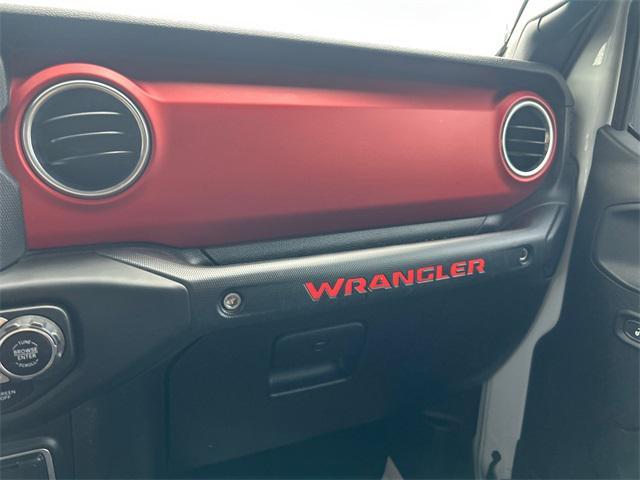 Photo of 2018 Bright White Clearcoat Jeep Wrangler Unlimited