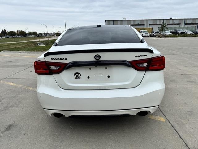 Photo of 2018 Pearl White Nissan Maxima