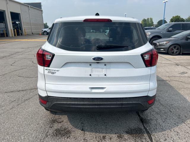 Photo of 2019 Oxford White Ford Escape