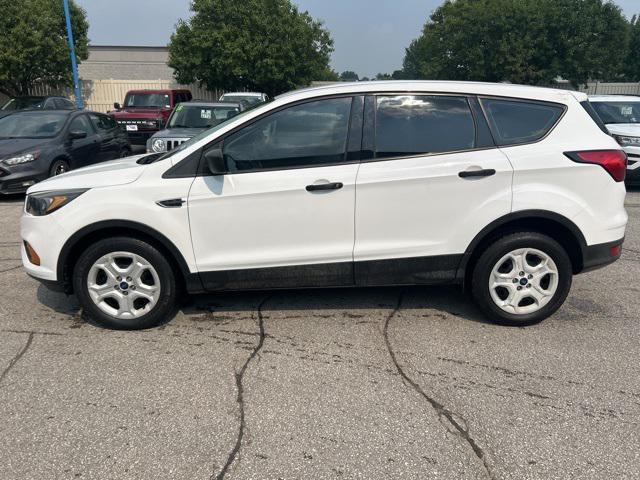 Photo of 2019 Oxford White Ford Escape