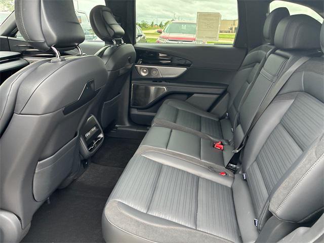 Photo of 2025 Infinite Black Metallic Clearcoat Lincoln Nautilus