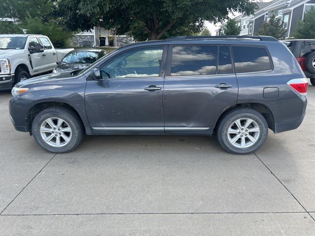 Photo of 2013 Magnetic Gray Metallic Toyota Highlander