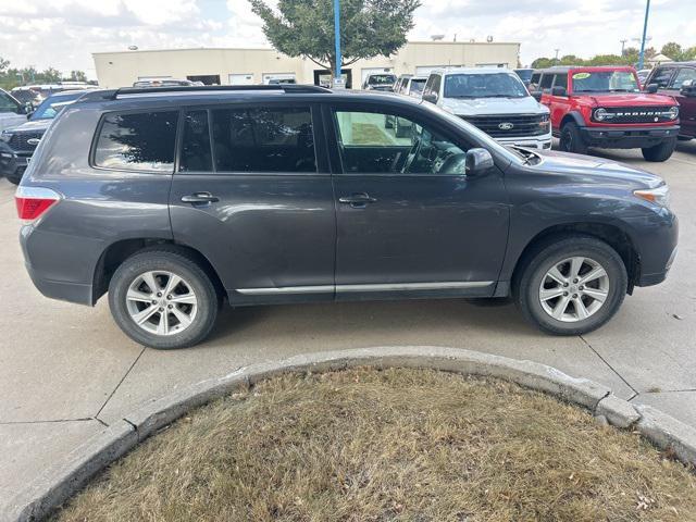 Photo of 2013 Magnetic Gray Metallic Toyota Highlander