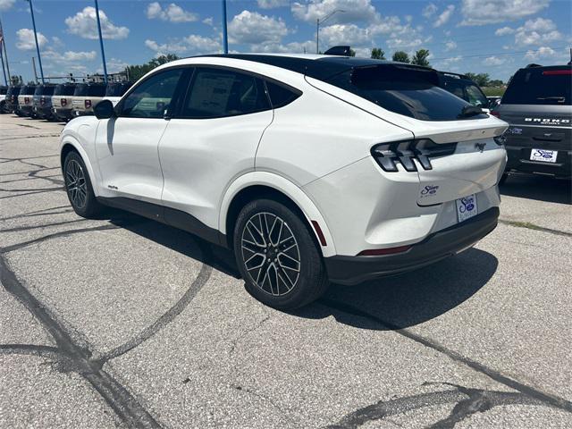 Photo of 2025 Star White Metallic Tri-Coat Ford Mustang Mach-E