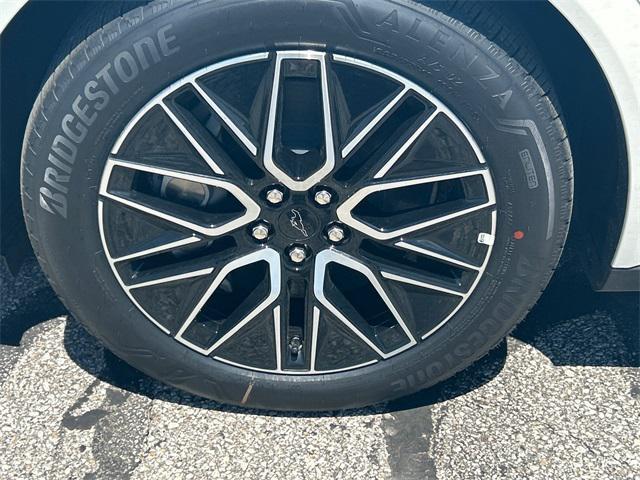 Photo of 2025 Star White Metallic Tri-Coat Ford Mustang Mach-E