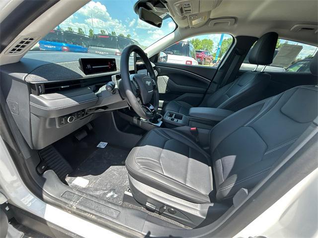 Photo of 2025 Star White Metallic Tri-Coat Ford Mustang Mach-E