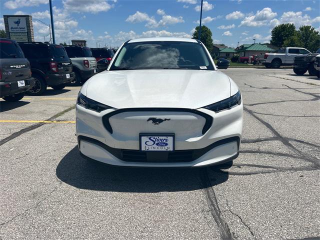 Photo of 2025 Star White Metallic Tri-Coat Ford Mustang Mach-E