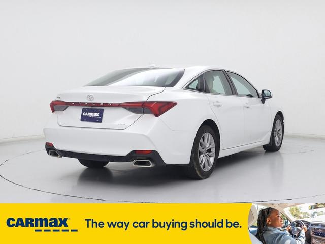 Photo of 2022 White Toyota Avalon