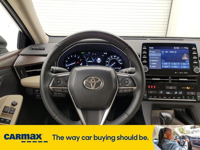 Photo of 2022 White Toyota Avalon