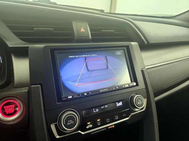 Photo of 2016 White Honda Civic