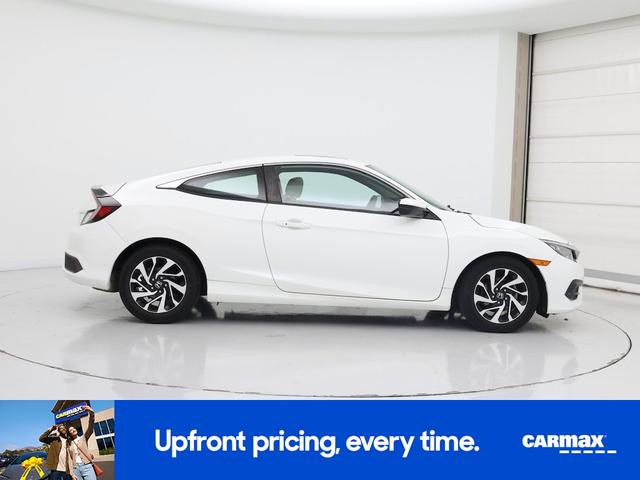 Photo of 2016 White Honda Civic