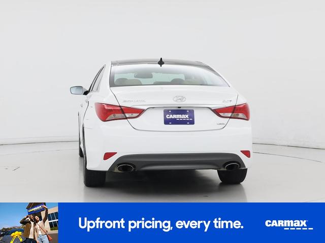 Photo of 2014 White Hyundai SONATA
