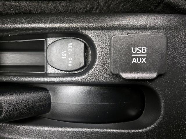 Photo of 2016 Silver Nissan Versa Note