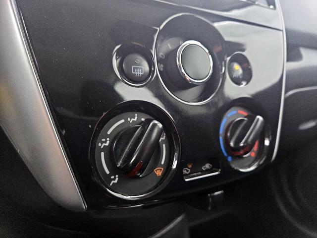 Photo of 2016 Silver Nissan Versa Note