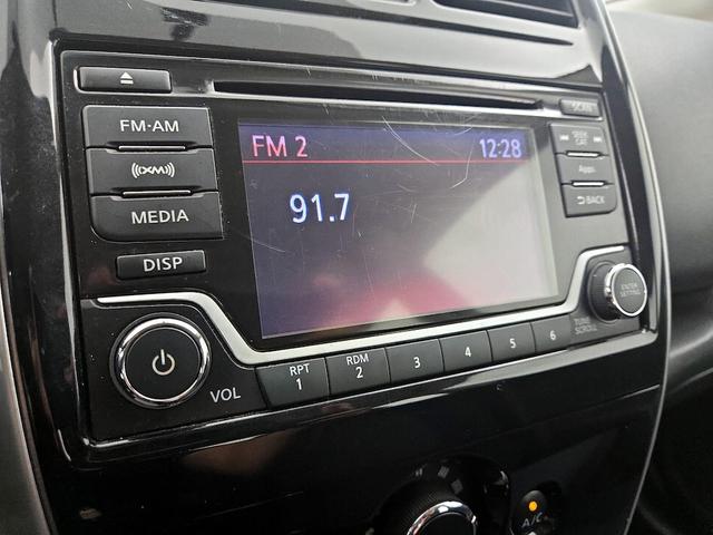 Photo of 2016 Silver Nissan Versa Note
