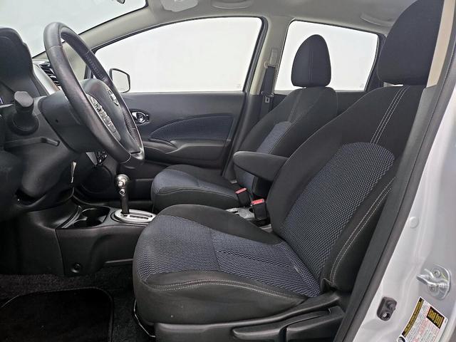 Photo of 2016 Silver Nissan Versa Note