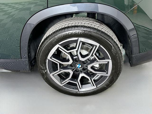 Photo of 2025 San Remo Green Metallic BMW X1