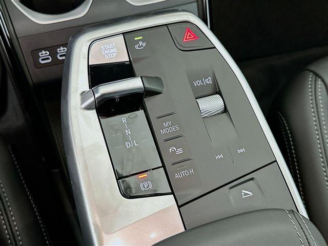 Photo of 2025 San Remo Green Metallic BMW X1