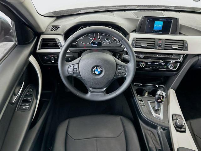 Photo of 2018 Jet Black BMW 320