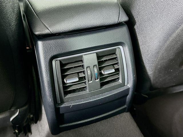 Photo of 2018 Jet Black BMW 320