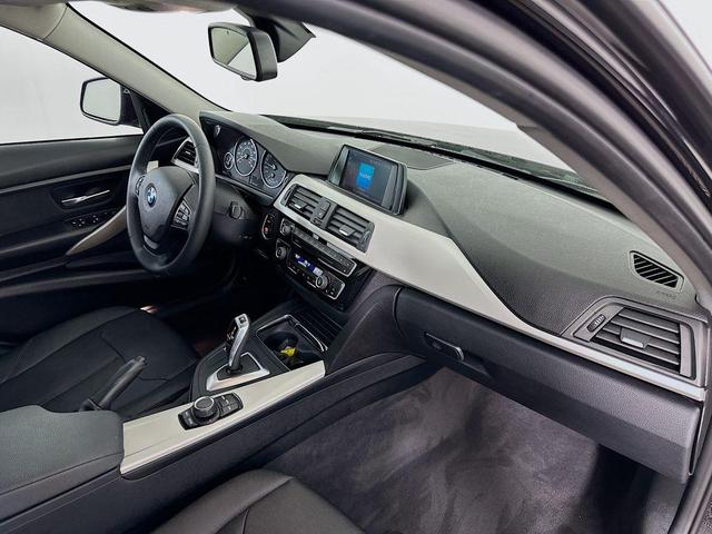 Photo of 2018 Jet Black BMW 320