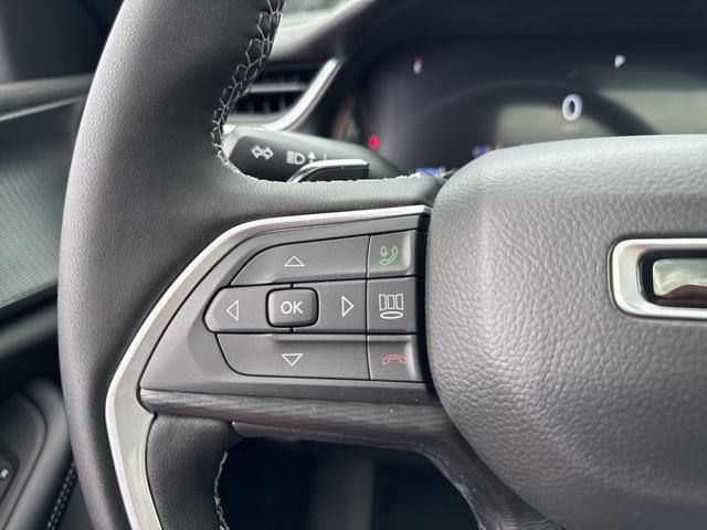 Photo of 2025 White Jeep Grand Cherokee L