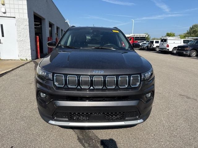 Photo of 2022 Granite Crystal Clearcoat Metallic Jeep Compass