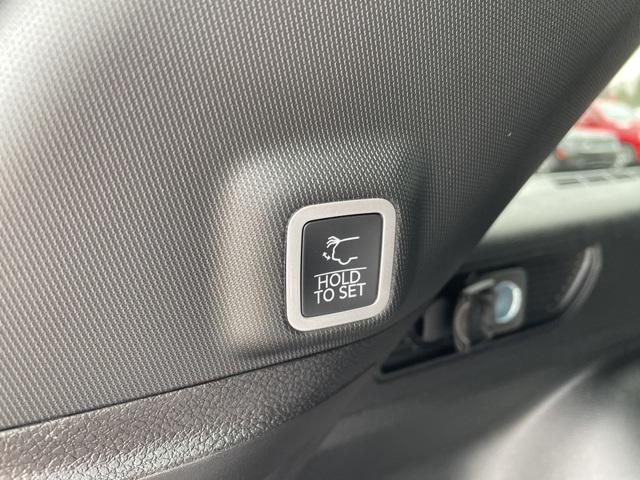 Photo of 2025 Gray Jeep Grand Cherokee