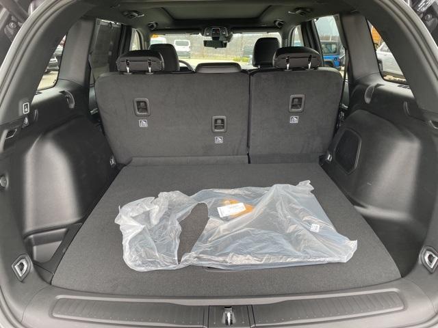 Photo of 2025 Gray Jeep Grand Cherokee