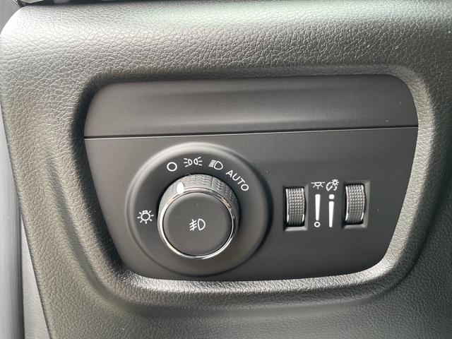 Photo of 2025 Gray Jeep Grand Cherokee