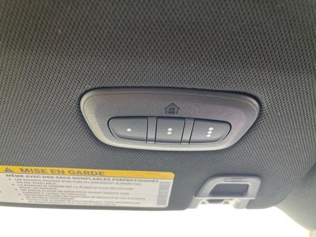 Photo of 2025 White Jeep Grand Cherokee