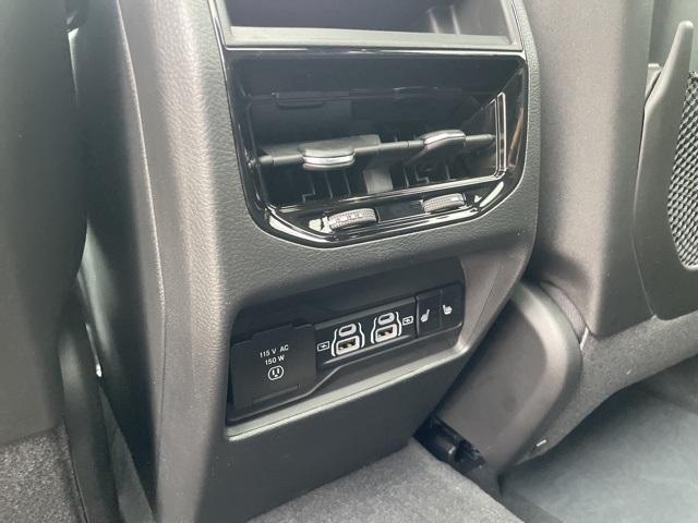Photo of 2025 White Jeep Grand Cherokee