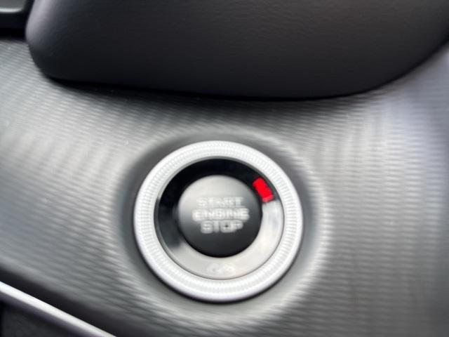 Photo of 2025 Black Jeep Grand Cherokee L