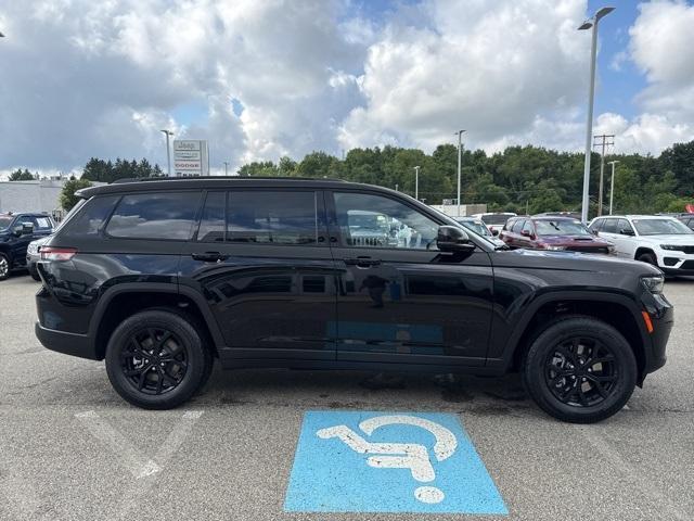 Photo of 2025 Black Jeep Grand Cherokee L